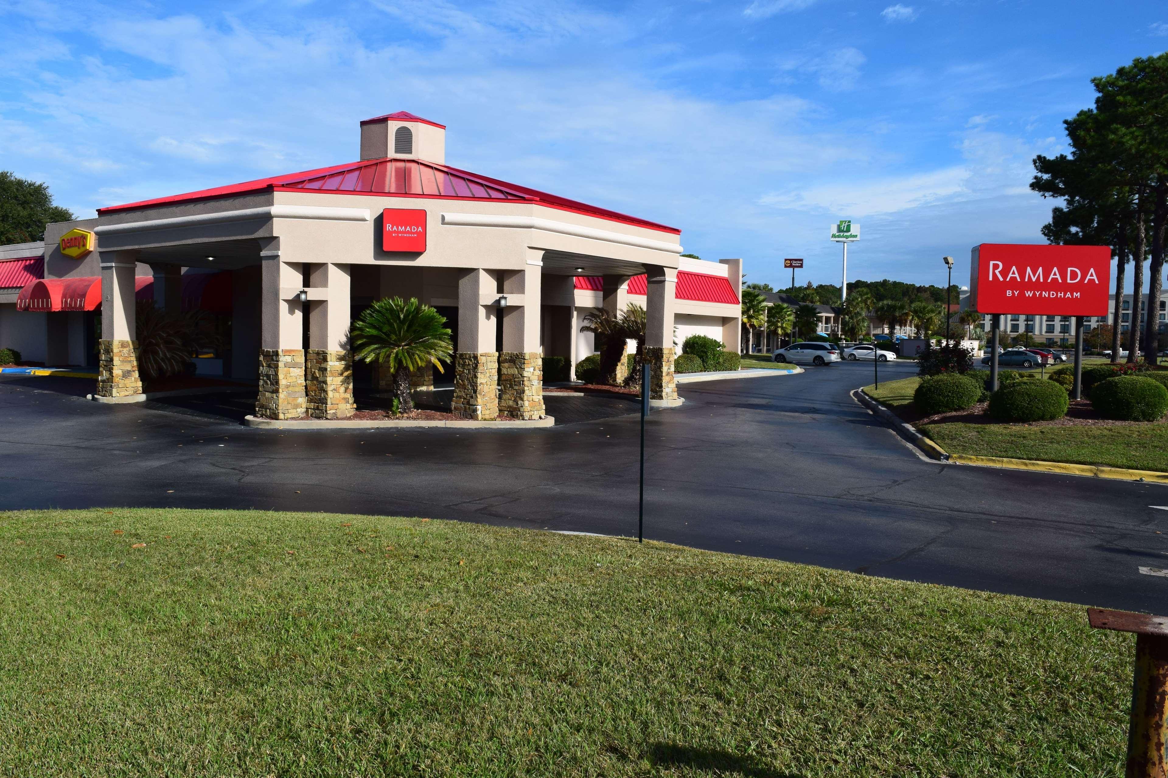Ramada By Wyndham Savannah Gateway Exterior photo