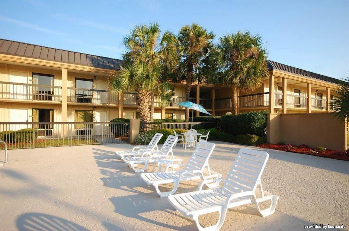 Ramada By Wyndham Savannah Gateway Exterior photo